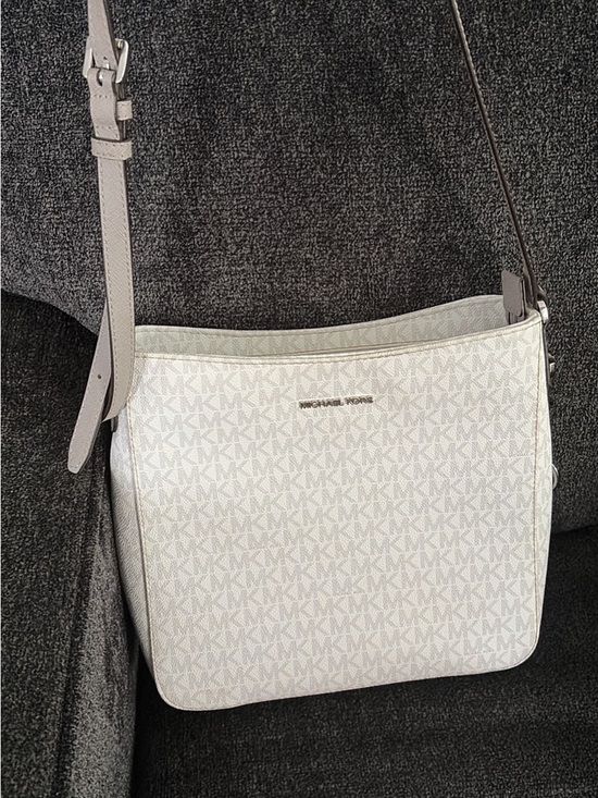 Michael Kors Handbags - Michael Kors Crossbody Bag